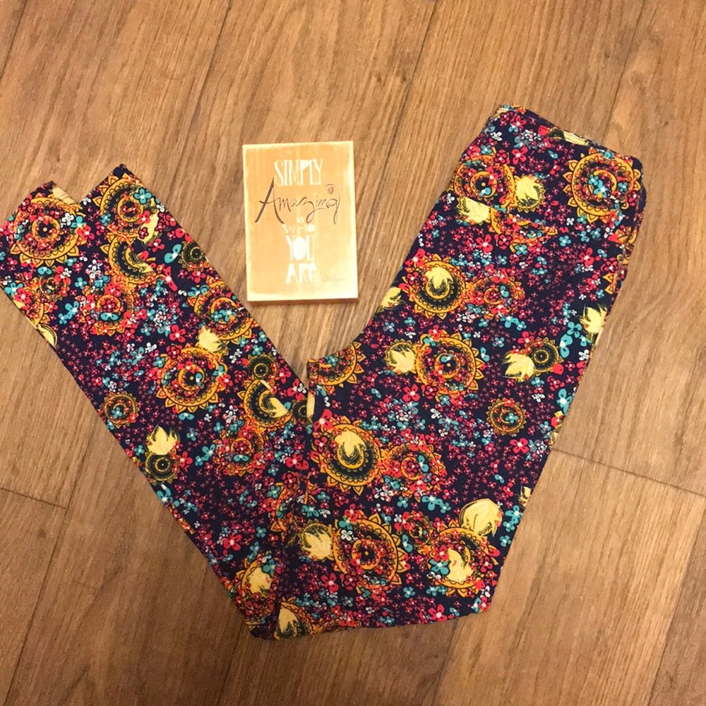 2 for $20 💕LuLaRoe Leggings 💕 One Size